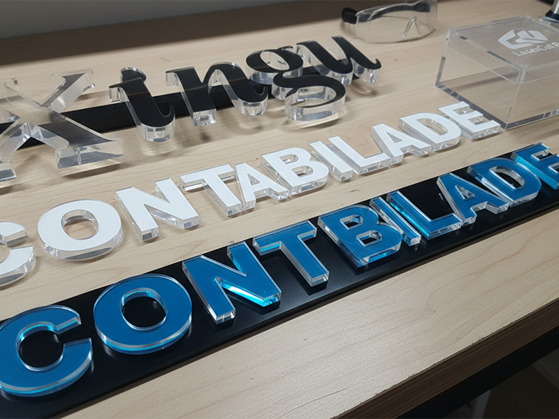 Corte a laser em acrílico cristal — letras caixa e display em Recife